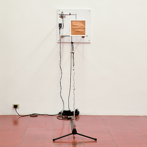 scultura cinetica, installazione sonora
2018, 60x60x66 cm